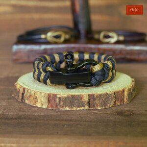 Paracord Bracelet/Survival Bracelet Black/Khaki Shackle Closure Black(ID 194)